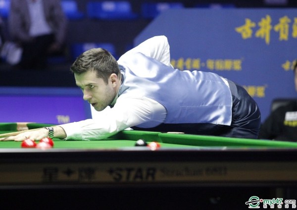 正在接管英 正在接管英