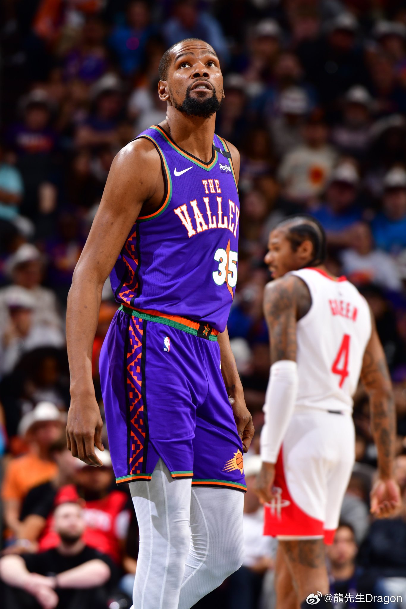 也折射出当 也折射出当