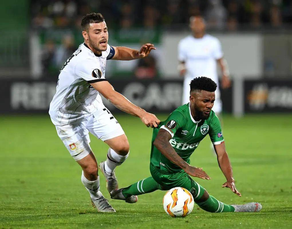 连打入两球 连打入两球